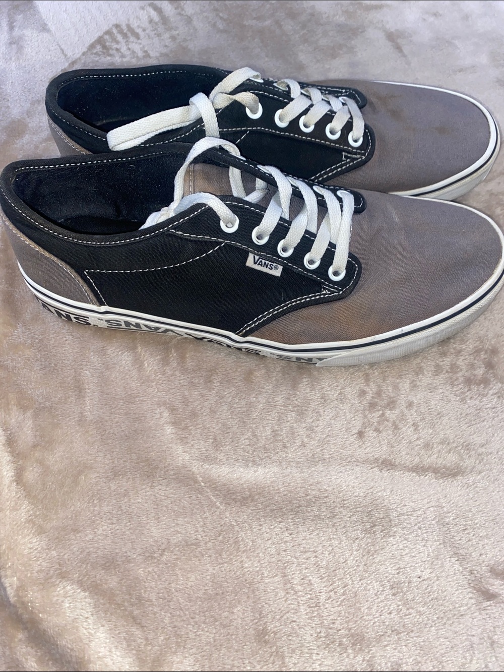 Vans Men’s Black and Gray Low-Top Canvas Sneakers